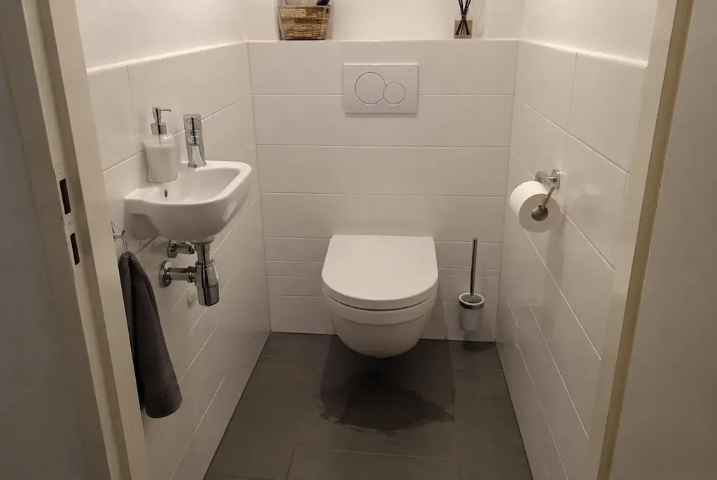 Lekdetectie Hoogeveen – natte vloer bij een toilet